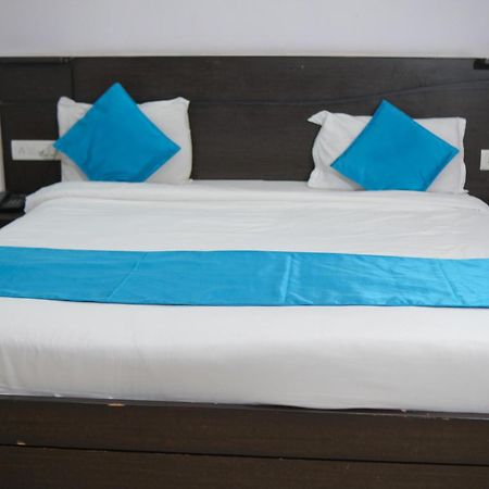 Hotel Quality Time Удайпур Екстериор снимка