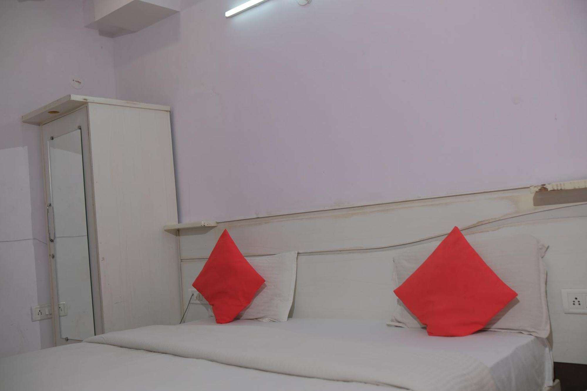 Hotel Quality Time Удайпур Екстериор снимка